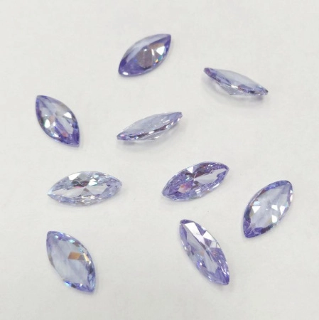 Ювелирный кристалл из фианита, 10х5мм, форма челнок, сиреневый, 1 шт.