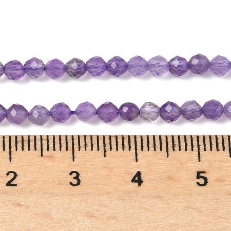 <p>
Мелкие граненые бусины из натурального камня - аметиста высокого качества, каменный бисер. Бусины могут немного отличаться по форме и размеру. Оттенок может немного отличаться от фотографии и в разных поставках. Эти бусины отлично подходят для серег-кисточек. Цена за низку примерно 38 см (около 130 бусин). Низки формируются без проверки каждой бусины на дефекты и без подбора по цвету.
</p>