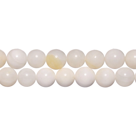 <p>Бусины из натуральной ракушки. На поверхности возможны небольшие неровности естественного происхождения. Диаметр около 10 мм (бусины могут немного отличаться по форме и размеру). Цвет от белоснежного до айвори. Оттенок может отличаться от фотографии и в разных поставках. Цена за 1 низку (около 38 бусин, низки формируются без проверки каждой бусины на дефекты).</p>