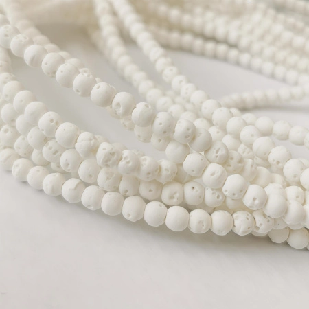 Бусины каменные, вулканическая лава (имитация), белая, 4-5мм, 96 шт., низка