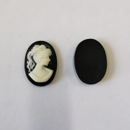 <p>Бюджетная акриловая камея с изображением девушки. Камеи могут немного отличаться по цвету и рисунку. В один заказ мы стараемся класть одинаковые камеи. Производство - Китай. Цена за 10 шт.</p>
