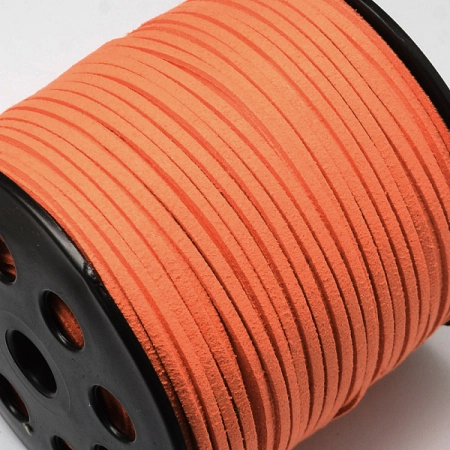 Шнур из искусственной замши, около 3х1.5мм, плоский, красновато-оранжевый, 5 метров <p>Плоский замшевый шнур, окрашенный в темно-морковный цвет. Оттенок может немного отличаться от представленного на фотографии. Размер может немного отличаться от заявленного. По возможности, продается цельным куском, однако, может поставляться несколькими отрезами. Цена за 5 метров.  </p>