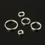<p>Бюджетные двойные колечки серебристого цвета, микс размеров от 4 до 10 мм. Отлично подойдут в качестве держателей для тяжелых подвесок. Толщина проволоки - около 0.6 мм, толщина двойной части - около 1.2 мм. Оттенок может отличаться от фотографии и в разных поставках. Цена за упаковку 20 грамм (около 180-290 штук, фасуются без проверки на дефекты и подбора по размеру).</p>