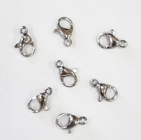 <p>Качественный миниатюрный замочек - карабин из нержавеющей стали (марка 304: используется в пищевой промышленности, не окисляется). Ручная полировка. Застежка плавно открывается и закрывается. Диаметр отверстия петельки около 1.1 мм. Цена за 5 шт.</p>