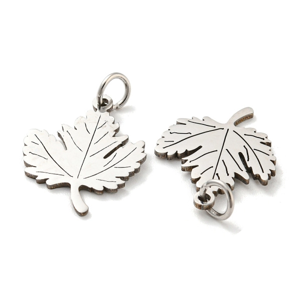 <p>Не темнеющая фурнитура из нержавейки. Эффектная двусторонняя подвеска кленовый лист из нержавеющей гипоаллергенной стали (марка 304: используется в пищевой и медицинской промышленности, не окисляется, не темнеет, не облезает). В комплекте разъёмное соединительное колечко 5*1мм, при желании его можно убрать. Оттенок может отличаться от фотографии и в разных поставках. Цена за 2 шт.</p>