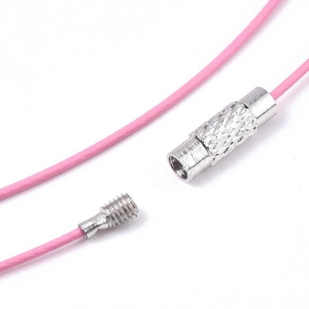 <p>Жесткая основа для колье (чокер) с закручивающимся замком. Сделана из стали с нейлоновым покрытием. Цвет основы розовый, цвет замочка темно-серебристый. Оттенок может отличаться от фотографии. Длина 45 см, толщина тросика - 1 мм. Цена за 5 шт.</p>