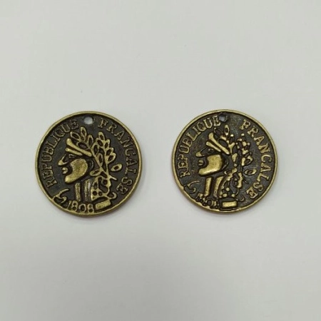 Подвеска, 15.5х1мм, памятная монета Франции, базовый материал - цинковый сплав, бронзовая, 1 шт.