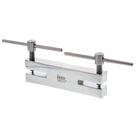 Инструмент Hole Punch, для проделывания отверстий в металле и коже, 1.5мм и 2мм, Bead Smith, 1 шт. <p>Инструмент Hole Punch предназначен для проделывания отверстий в мягком металле толщиной до 20 gauge (около 0.812 мм), также подходит для кожи. Диаметр отверстий дырокола - 1.5 мм и 2 мм. Произведено американской компанией BeadSmith в Китае. Цена за 1 шт.</p>