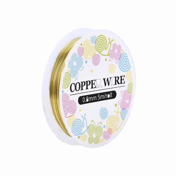 <p>Медная проволока с покрытием золотистого цвета. Оттенок может отличаться от фотографии и в разных поставках. Намотка может состоять из нескольких частей. Цена за катушку около 5 метров.</p><p>Внимание: на покрытии возможны тёмные пятнышки.</p>