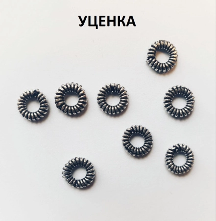 <p>Бусина - рондель с насечками, ручная работа. Бусины могут немного отличаться по форме и размеру. Диаметр отверстия около 3 мм. Можно использовать в качестве коннектора или соединительного колечка. Отлично подходит для украшений в стиле трайбл, бохо, этника.
Производитель - Индия. Цена за 20 шт.</p>