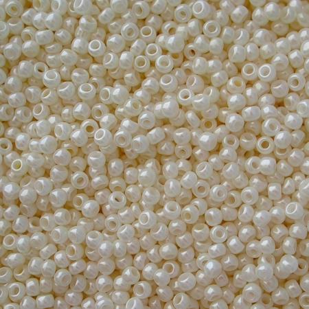 Бисер TOHO круглый, размер 10/0, цвет #122 (Непрозрачный глянцевый, белый навахо), 10 грамм