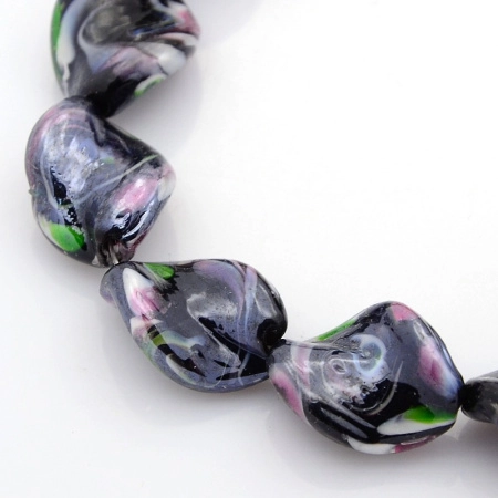 Бусина лэмпворк, 20х16мм, витая, черная с бело-розово-зелеными пятнышками, 2 шт.