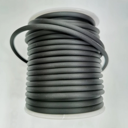 Шнур резиновый без отверстия, около 4мм, черный, матовый, 2 метра