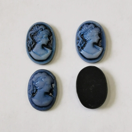 <p>Бюджетная акриловая камея с изображением девушки. Оттенок может немного отличаться от фотографии. Камеи могут немного отличаться по цвету и рисунку. В один заказ мы стараемся класть одинаковые камеи. Производство - Китай. Цена за 10 шт.</p>