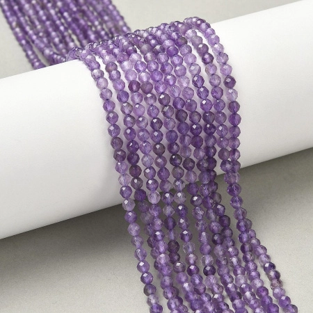 <p>
Мелкие граненые бусины из натурального камня - аметиста высокого качества, каменный бисер. Бусины могут немного отличаться по форме и размеру. Оттенок может немного отличаться от фотографии и в разных поставках. Эти бусины отлично подходят для серег-кисточек. Цена за низку примерно 38 см (около 130 бусин). Низки формируются без проверки каждой бусины на дефекты и без подбора по цвету.
</p>