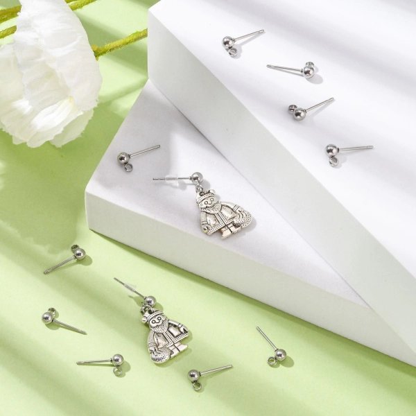 <p>Пуссеты с шариком 4 мм и петелькой из нержавеющей стали (марка 304: используется в пищевой промышленности, не окисляется). Застежки продаются отдельно. Оттенок может отличаться от фотографии и в разных поставках. Цена за 5 пар пуссет.</p><p>ВНИМАНИЕ: петельки могут быть припаяны не очень ровно, кончик гвоздика может быть с потертостями (царапинками).</p>