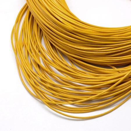 Шнур кожаный, около 2мм, жёлтый, 2 метра