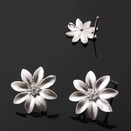 Пусеты, 12.5мм, Корея, Лилия с фианитом, со скрытой петелькой, с застежками, базовый материал - серебро/латунь, под матовый родий, пара