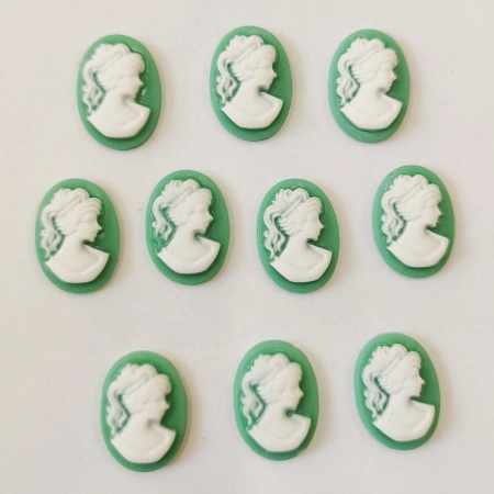 Камея акриловая, 18х13мм, девушка, белая на зелёном, 10 шт.