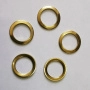 Коннектор, 15х1.2мм, кольцо гладкое, базовый материал - нержавеющая сталь, под золото, 5 шт. <p>Соединительный элемент - лаконичное кольцо из нержавеющей стали с золотистым покрытием. Также можно использовать как декоративный элемент при работе с сутажем. Края не очень гладкие, отверстие может быть сделано не четко по центру, а с небольшим смещением. На поверхности возможны царапинки, щербинки. Оттенок может отличаться от фотографии. Обратите внимание на фотографию - кольца слегка вогнутые. Цена за 5 шт.</p>
