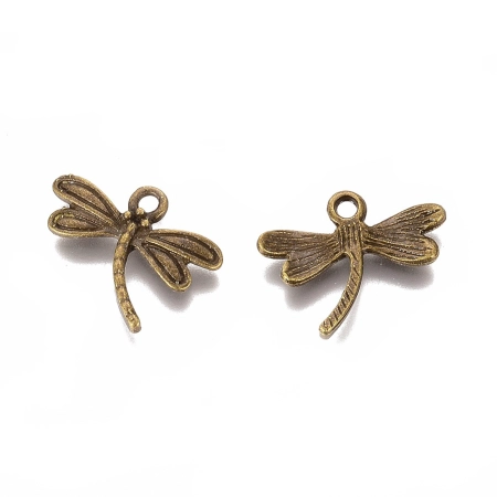 <p>Односторонняя металлическая подвеска в форме стрекозы бронзового цвета. Оттенок может отличаться от фотографии и в разных поставках. Эти милые стрекозки отлично подойдут для создания серег, брелоков, кулонов, декорирования открыток и блокнотов. Цена за 20 шт.</p>
