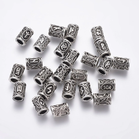 <p>Металлические бусины - трубочки с изображением скандинавских рун. В комплекте 24 уникальных бусины, полный Старший футарк. Сделаны из металлического сплава с покрытием под серебро с чернением. Отверстие около 5.5 мм. Оттенок может отличаться от фотографии и в разных поставках. Цена за 1 набор.</p>