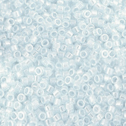 <p>Японский бисер TOHO Treasure (цилиндрический Тохо), размер 11/0 (около 1.6 мм). Жемчужный белый (Ceylon Snowflake). Цена за 10 грамм (около 2 000 бисеринок).</p>
