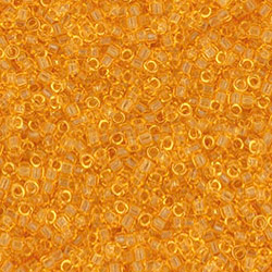 <p>Японский бисер TOHO Treasure (цилиндрический Тохо), размер 11/0 (около 1.6 мм). Прозрачный янтарный (Transparent Lt Topaz). Цена за 10 грамм (около 2 000 бисеринок).</p>