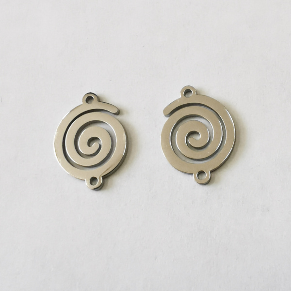 <p>Не темнеющая фурнитура для бижутерии из нержавеющей стали (не окисляется, не облезает). Соединительный элемент в форме спирали с двумя петельками. Оттенок может отличаться от фотографии и в разных поставках. На поверхности возможны небольшие царапинки и пятнышки. Цена за 5 шт.</p>