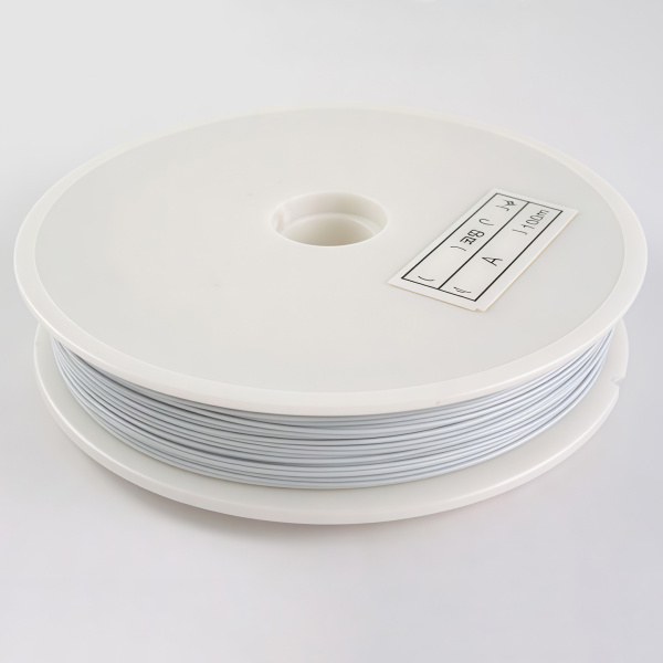 <p>Ювелирный тросик (ланка), сталь с непрозрачным пластиковым покрытием. Цвет белый. Толщина может отличаться от указанной на плюс-минус 0,05 мм. Цена за катушку около 50 метров.</p>