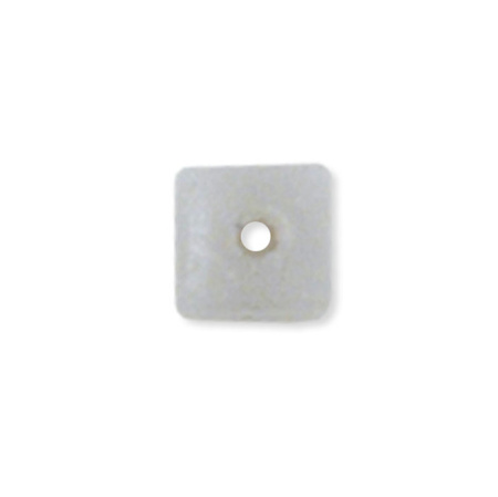 <p>Мягкие бусинки - кубики из силикона Bead Bumpers. Используются между каменными и стеклянными бусинами, жемчугом. Защищают бусины от трения, могут использоваться для имитации узелков. Цвет серебристо-серый, жемчужный (satin silver). Оттенок может отличаться от фотографии и в разных поставках. Цена за упаковку примерно 50 шт. (фасуются производителем без проверки на брак). Произведены американской компанией Beadalon в Тайване.</p>