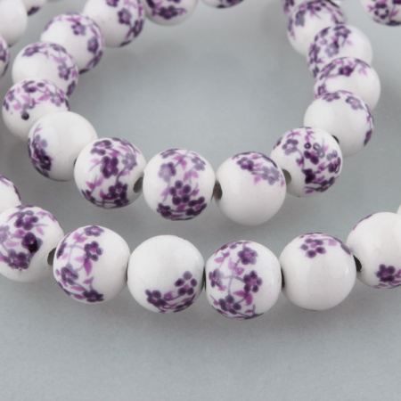 Бусина фарфоровая, 10мм, круглая, белая с фиолетовыми цветами, 13 шт., низка