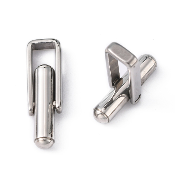 <p>Не темнеющая фурнитура из нержавеющей стали марки 304 (используется в пищевой и медицинской промышленности, не окисляется). Качественные основы для запонок. Имеется маленькая прямоугольная платформа для декорирования: 5*2.5 мм. Оттенок может отличаться от фотографии и в разных поставках. Цена за пару.</p>