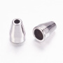 <p>Гладкий лаконичный конус серебристого цвета. Можно использовать как обниматель, концевик для кисточки или бисерных жгутов. Внутренний диаметр с одной стороны - около 5 мм, со второй - около 2.4 мм. Оттенок может отличаться от фотографии и в разных поставках. Цена за 10 шт.</p><p>ВНИМАНИЕ: на покрытии возможны небольшие пятнышки и неровности.</p>