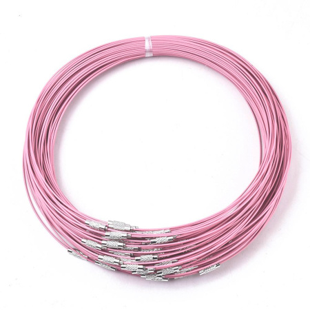 <p>Жесткая основа для колье (чокер) с закручивающимся замком. Сделана из стали с нейлоновым покрытием. Цвет основы розовый, цвет замочка темно-серебристый. Оттенок может отличаться от фотографии. Длина 45 см, толщина тросика - 1 мм. Цена за 5 шт.</p>