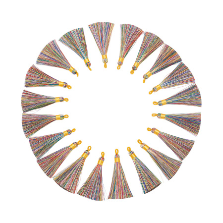 <p>Изящная полиэстеровая кисточка с петелькой. Используется для создания сережек, кулонов (сотуаров), подвесок на сумки, четки и брелоки. Оттенок может отличаться от фотографии. Размер может немного отличаться от заявленного. Цена за 2 шт.</p>