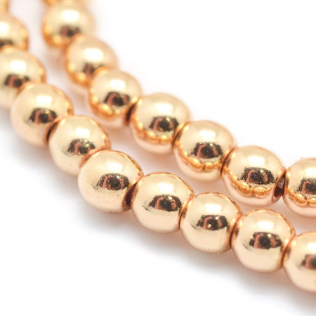 <p>Низка каменных бусин из окрашенного (металлизированного) гематита, цвет золотистый. Стойкое гальваническое напыление. Оттенок может отличаться от фотографии и от партии к партии. Бусины могут немного отличаться по размеру от заявленного. Гематит создан искусственно, по составу аналогичен натуральному камню. В низке около 100 бусин, длина низки около 39 см. Низки формируются без проверки каждой бусины на дефекты. Цена за низку.</p>