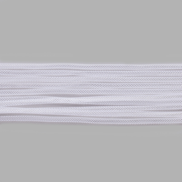 <p>
 Тонкая бижутерная сетка-рукав, сплетена из пластиковых белых нитей. Оттенок может отличаться от фотографии. Толщина может отличаться от заявленной на +-1.5 мм. Растягивается. Сетку можно наполнить бисером или бусинами, надеть на неё сверху бусины или подвески, завязать в нужном месте узелком. По возможности, продается цельным куском, однако, может поставляться несколькими отрезами. Цена за 15 метров.
</p>