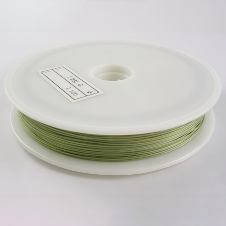 <p>Бюджетный ювелирный тросик (ланка). Цвет оливково-зеленый. Цена за катушку 50 метров. Толщина может отличаться от указанной на плюс-минус 0,05 мм. Тросик на катушке может состоять из нескольких кусков.</p>