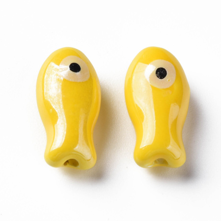 <p>Бусина из фарфора - стилизованная рыбка ручной работы. Бусины сделаны вручную, могут отличаться по форме, рисунку и размеру. Размер отверстия около 1-2 мм. Возможны небольшие неровности и царапинки, отверстие может быть сделано не очень аккуратно. Оттенок может отличаться от фотографии и в разных поставках. Цена за 5 бусин.</p>