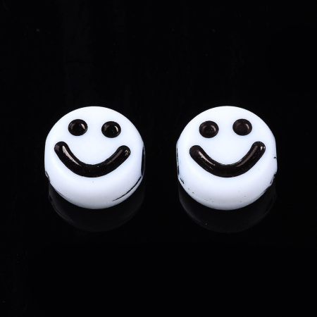 <p>Бюджетные плоские двусторонние бусины из акрила белого цвета с чёрными смайликами (улыбающимися рожицами). Круглые бусины-подушечки размером примерно 7*4 мм, диаметр отверстия - около 1.1 мм. Отлично сочетаются с бусинами-буквами, подходят для создания браслетов, чокеров, брошей, тегов. Оттенок может отличаться от фотографии и в разных поставках. Цена за упаковку 50 грамм (около 430 бусин).</p>