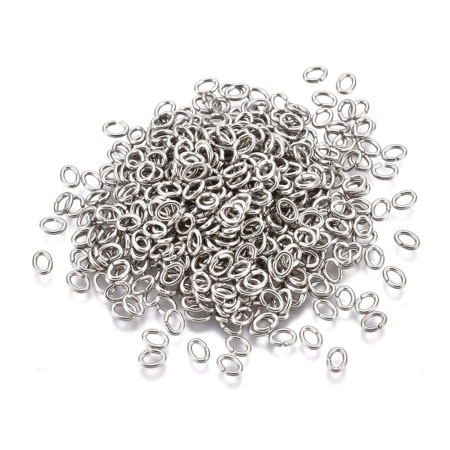 <p>Миниатюрное овальное соединительное колечко из нержавеющей стали (марка 304: используется в пищевой промышленности, не окисляется, не темнеет), толщина около 0.75 мм. Оттенок может отличаться от фотографии и в разных поставках. Цена за 3 грамма (около 110 колечек).</p>