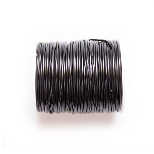 <p>Полый резиновый шнур (ПВХ резина) диаметром около 2 мм. Внутрь можно вставить проволоку с памятью толщиной до 1 мм. Отлично смотрится в виде колье с крупной металлической бусиной-трубочкой. Шнур имеет запах резины (не резкий). По возможности, продается цельным куском, однако, может поставляться несколькими отрезами. Цена за 10 метров. Этот шнур можно также использовать в качестве тросика для снятия петель со спиц.</p><p>ВНИМАНИЕ: в разных поставках шнур может быть матовый или глянцевый, сейчас матовый.</p>