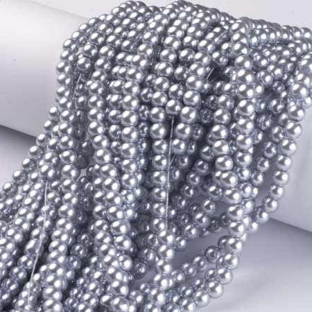 <p>
Стеклянный жемчуг серого цвета. Бусины могут немного отличаться по форме и размеру, быть слегка приплюснутыми у отверстия. Оттенок может отличаться от представленного на фотографии. Цена за низку 76 см, около 145 шт.
</p>