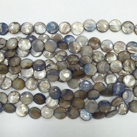<p>
Круглые бусины-пластинки из натурального тонированного перламутра сине-серого цвета. На бусинах есть темные пятна, возможны щербинки естественного происхождения, отверстия могут быть сделаны не очень аккуратно. Бусины могут немного отличаться по форме и размеру. Оттенок может отличаться от фотографии. Цена за 1 низку (примерно 26 бусин, низки формируются без проверки каждой бусины на дефекты).
</p>