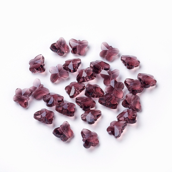 <p>Яркие, летние стеклянные бусины-бабочки темно-аметистового цвета. Имитация бабочек Сваровски. Оттенок может отличаться от фотографии. Цена за 5 шт.</p><p>ВНИМАНИЕ: на бусинах возможны небольшие царапинки, щербинки по краю.</p>