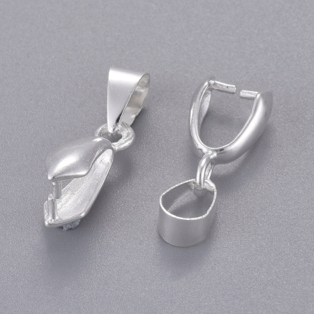 <p>
 Цвет светлое серебро. Оттенок может отличаться от фотографии. Подходит для бусин-бриолеток (бриолетов) и других бусин с поперечным отверстием сверху. Общая длина 22 мм, подходит для кулонов толщиной 4-6 мм. Цена за 1 шт.
</p>
<p>
 ВНИМАНИЕ: на покрытии возможны царапинки, неровности, пятнышки, вмятинки.
</p>