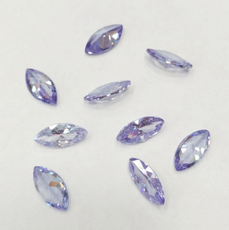 Ювелирный кристалл из фианита, 10х5мм, форма челнок, сиреневый, 1 шт.