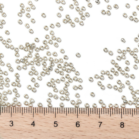 <p>Японский бисер TOHO Round (круглый Тохо), размер 11/0 (2.2 мм). Непрозрачный серебристый бисер (Galvanized Aluminum). Оттенок может отличаться от фотографии. Цена за 10 грамм. Среднее количество бисерин в 1 грамме Toho 11/0 от 70 до 120 штук, может сильно варьироваться в зависимости от вида бисера.</p>