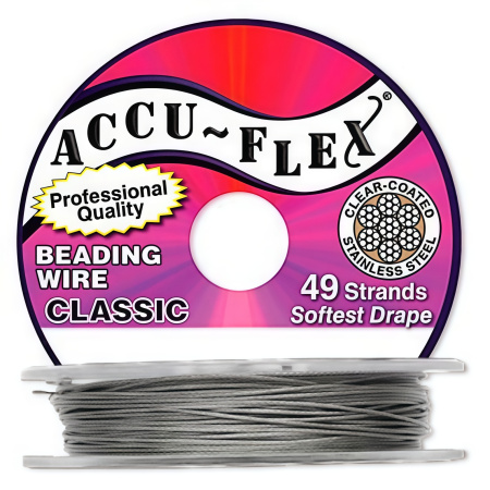 <p>Профессиональный ювелирный тросик Accu-Flex с нейлоновым покрытием. 49-жильный тросик премиум-класса. Цвет темно-серебристый (стальной). Оттенок может отличаться от фотографии и в разных поставках. Цена за катушку 100 футов (30.4 метра).</p>